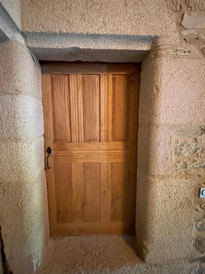Manoir Medieval Du XV Ieme Siecle Minihy-Tréguier Εξωτερικό φωτογραφία